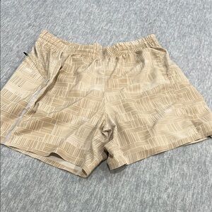 NWT men’s Beige Patterned Shorts size S